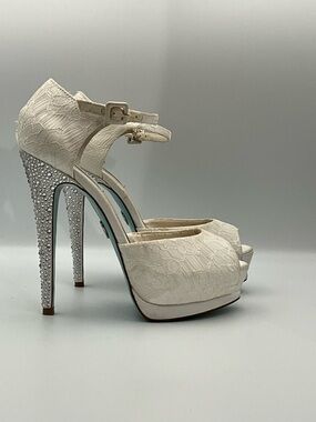 Betsey Johnson Heels Size 9.5 Ivory Lace Platform with Rhinestone Stiletto